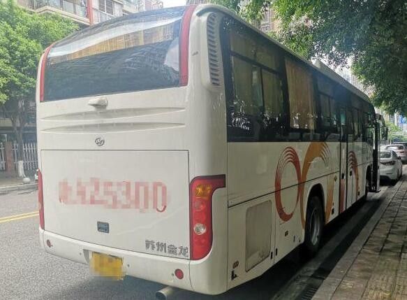 Golden Dragon Brand Used Passenger Coaches 2014 Year Diesel Euro IV Engine 47 Seats