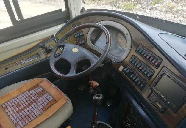 6120 Model Deisel 61 Seats Used Passenger Bus 2011 Year Youngman Brand
