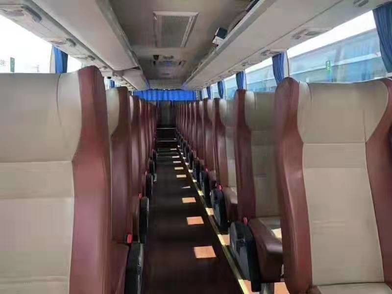 Yutong 6122 Series 55 Seats Second Hand Coach Bus Diesel LHD 2017 Year White Color Luxury Seats With Automatic Door