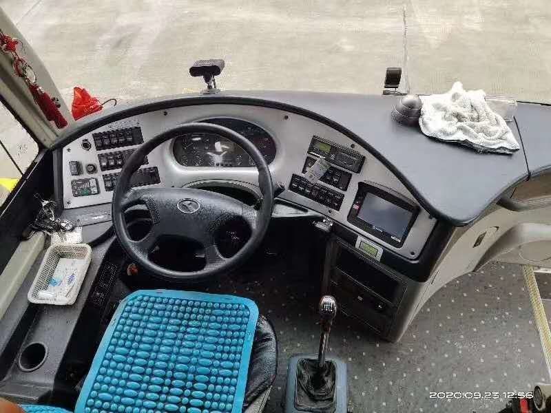 Kinglong RHD Deisel Engine 53 Seats 233kw Used Coach Bus With AC Double Doors