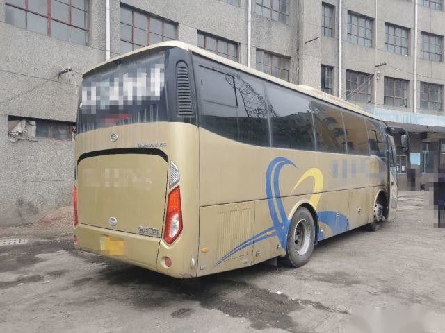 38 Seats Yuchai Rear Engine Six Cylinders 270hp Euro V Airbag Chassis Left Steering Kinglong XMQ6901 Used Tour Bus