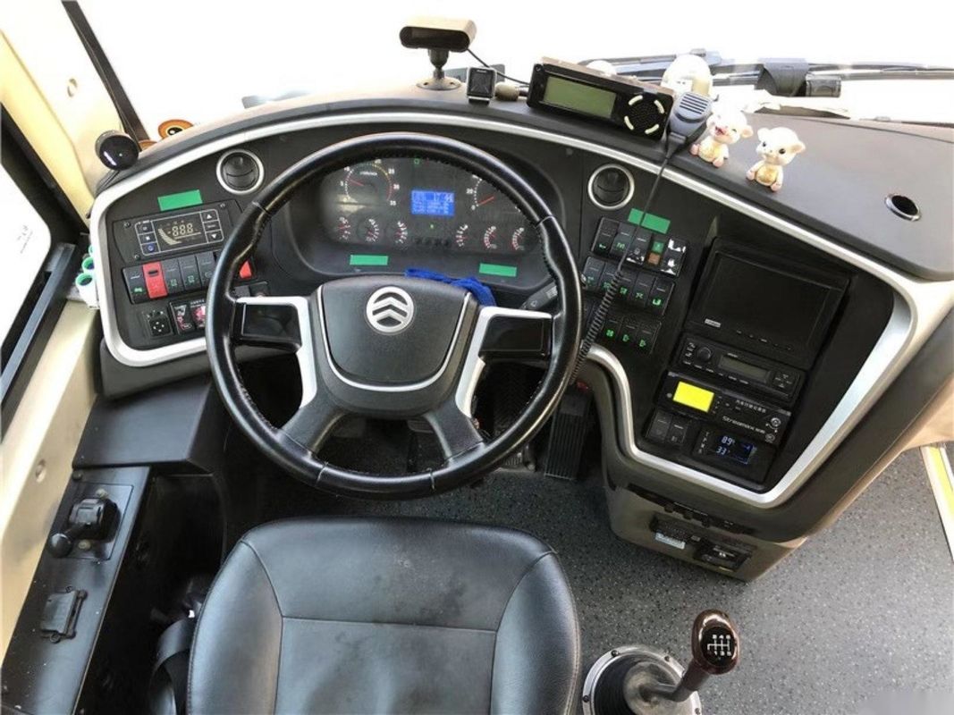 Yuchai Engine VIP Seats Used Coach Double Doors Airbag Chassis Passenger Bus Used Golden Dragon Bus XML6112 48 Seats