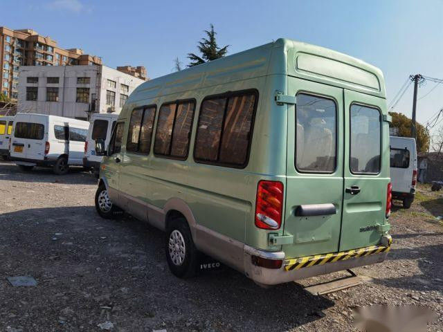 Used Mini Bus 17 Seats Brand 2.8T Diesel Engine Electric Gate Euro III