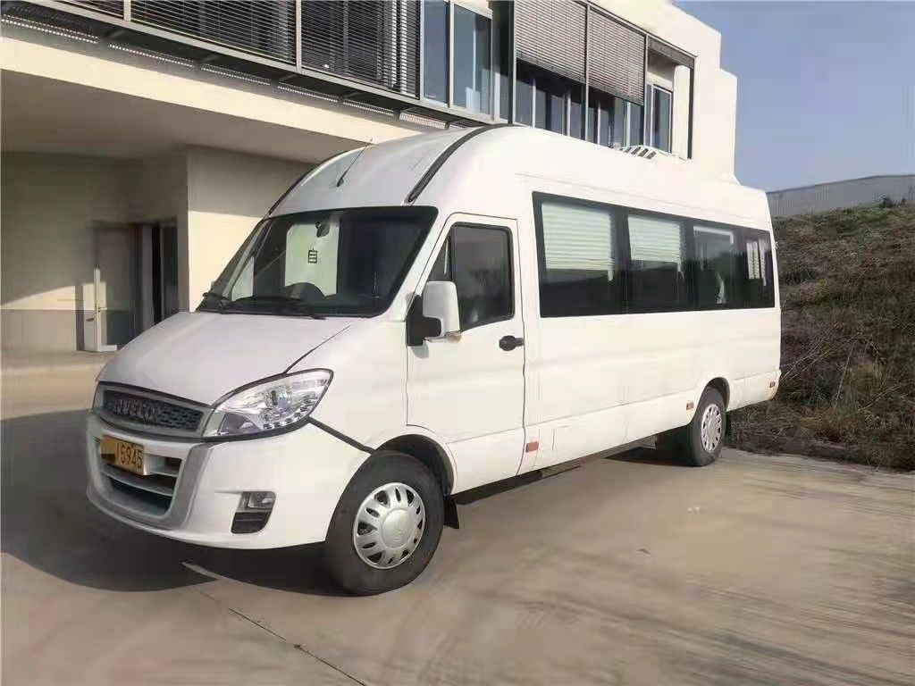 White Iveco Brand Used And New Minibus 15 Seats 129Hp Diesel 2016-2017 Year