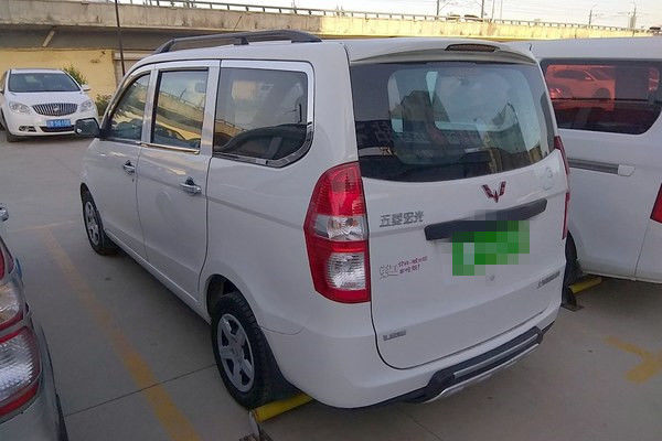 2014 Year Wuling Used Car 7 Seats Mini Bus Used Cars Gasoline Fuel LHD Drive