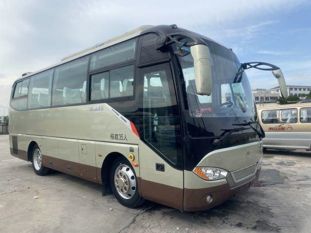 Used Tour Bus Zhongtong Brand 35seats Airbag Chassis Yuchai Rear Engine New Seats Big Capacity Bus 2+2layout