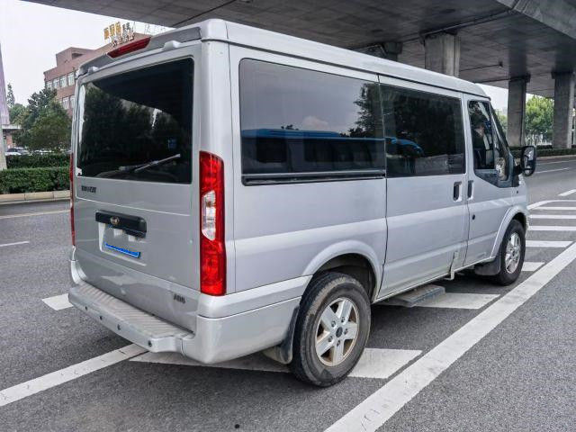 China Brand Commercial Passenger Van 7-Seater Lhd New Energy Vehicle Electric Used Mini Bus Diesel Engine