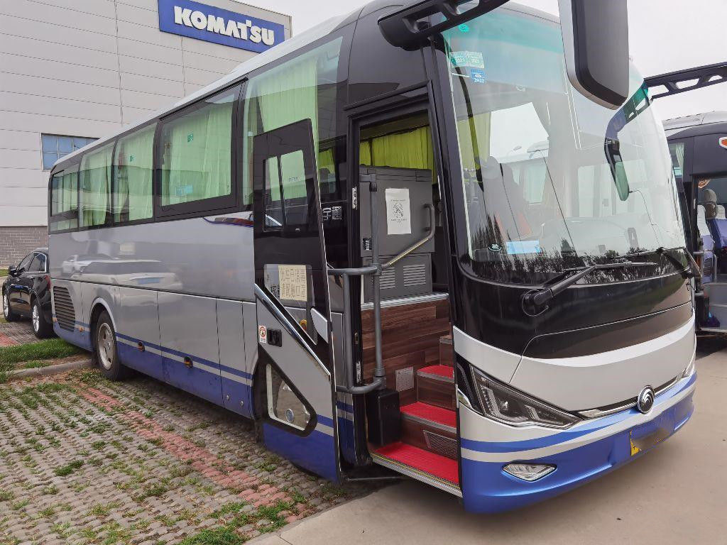 Second Hand Buses Yutong ZK6907 Luxury Coach Gasoline Engine China Electric Bus With TV