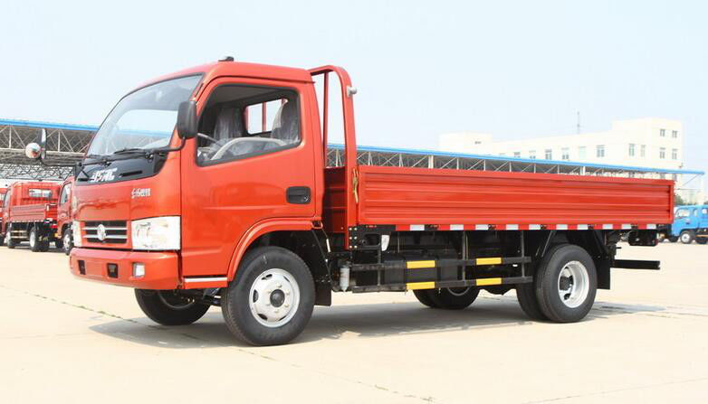 Second Hand Dongfeng 4Ton Cargo Truck 4x2 Drive Bucket Light Duty Truck LHD Year 2017