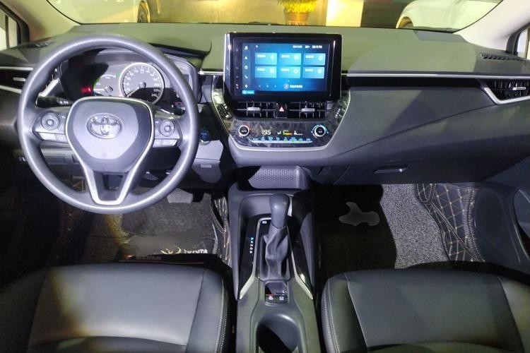 Used Corolla Car New Energy Vehicle With Corolla 20191.2T S-CVT Pioneer 5 Seats White Color 4 Doors Sedan Car