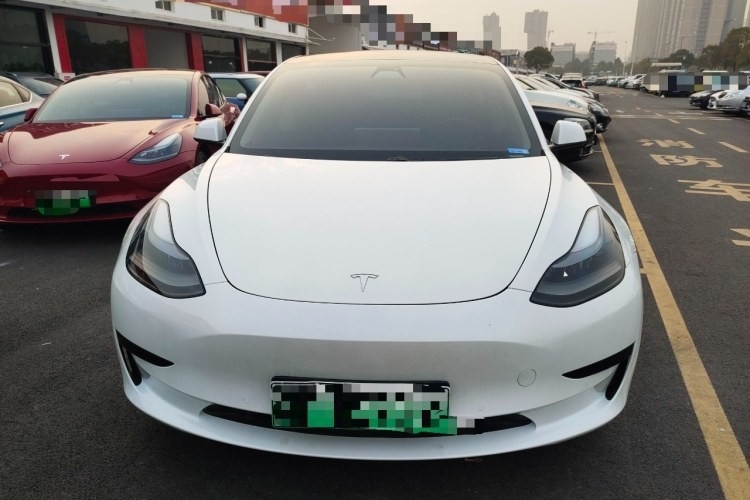 New Energy Electric Vehicle Cars Sedan 4 Wheels High Speed 5 Seats 4 Doors