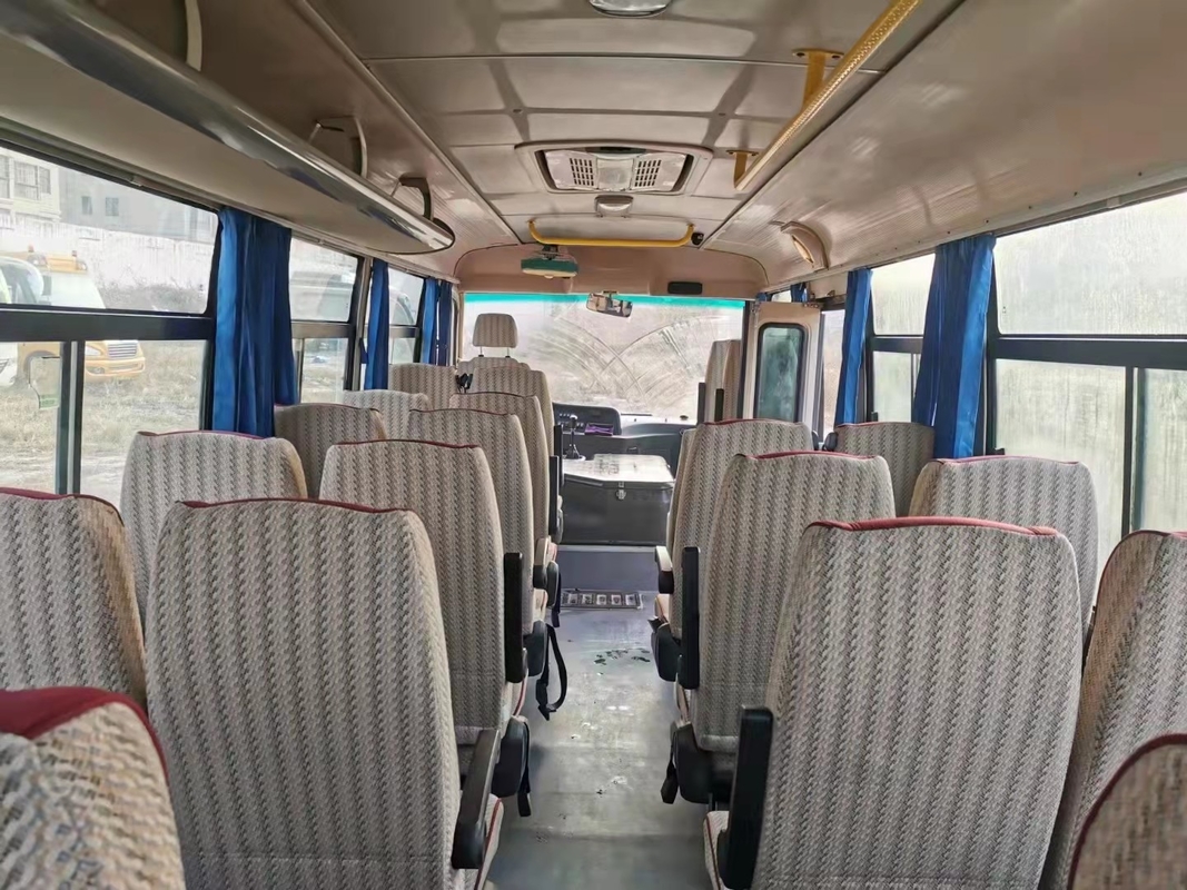 Left Hand Drive Used Luxury Yutong City Buses Fuel Diesel 30 Seats Front Engine