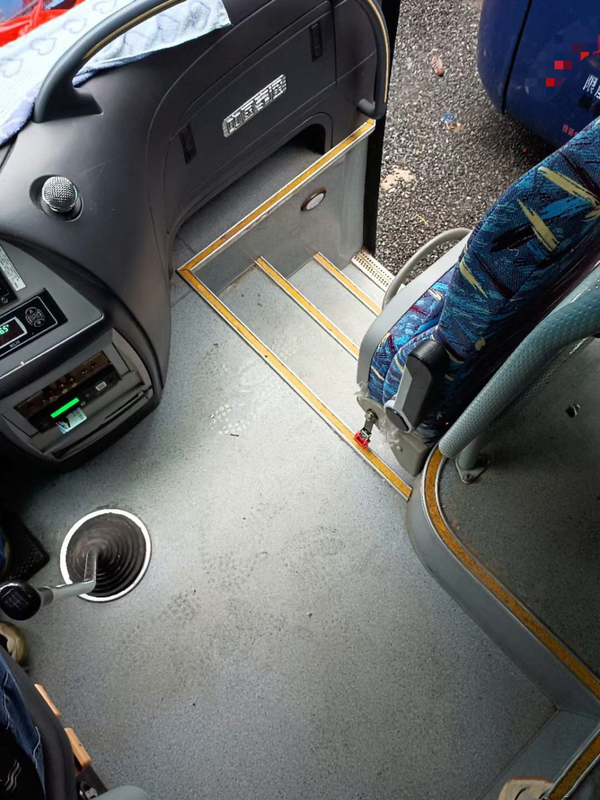 Used Public Transport Vehicles Used Diesel LHD Tour Buses Used Passengers Intercity Coach Buses