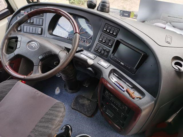 Used Urban Buses Tourism Used Diesel LHD Sightseeing Buses 41 Seats Yuchai EURO III Coach Buses