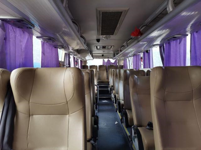 Used Urban Buses Tourism Used Diesel LHD Sightseeing Buses 41 Seats Yuchai EURO III Coach Buses