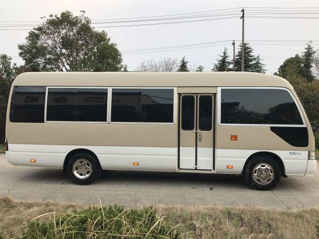 Second-hand Toyota Coaster Bus 3TR Gasoline Bus Used 23 Seats Mini Buses in 2013 Year Use