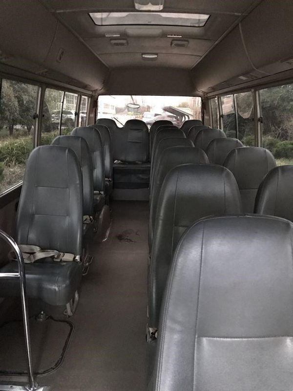 Second-hand Toyota Coaster Bus 3TR Gasoline Bus Used 23 Seats Mini Buses in 2013 Year Use