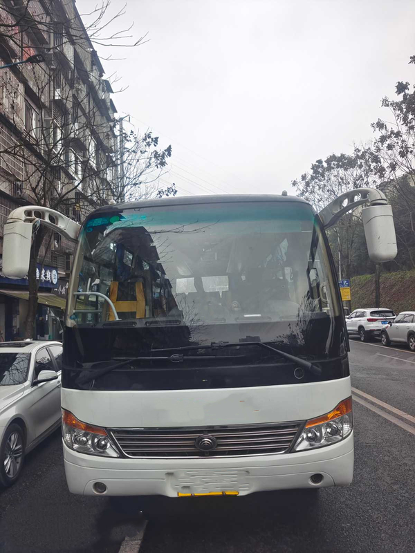 Used Yutong Brand ZK6761 In 2017 Year Used LHD Diesel White Public Bus Used Yuchai Engine EURO V 29 Seats Buses