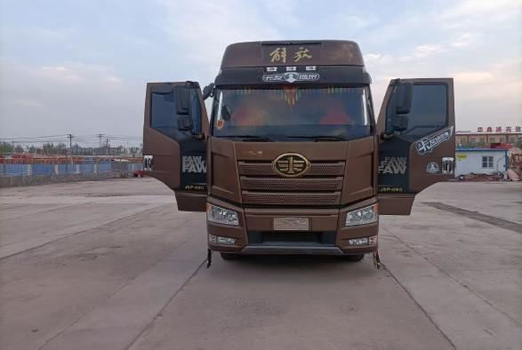 FAW J6P Tractor Truck 6*4 Xichai Engine 460hp Used Horse Truck LHD/RHD