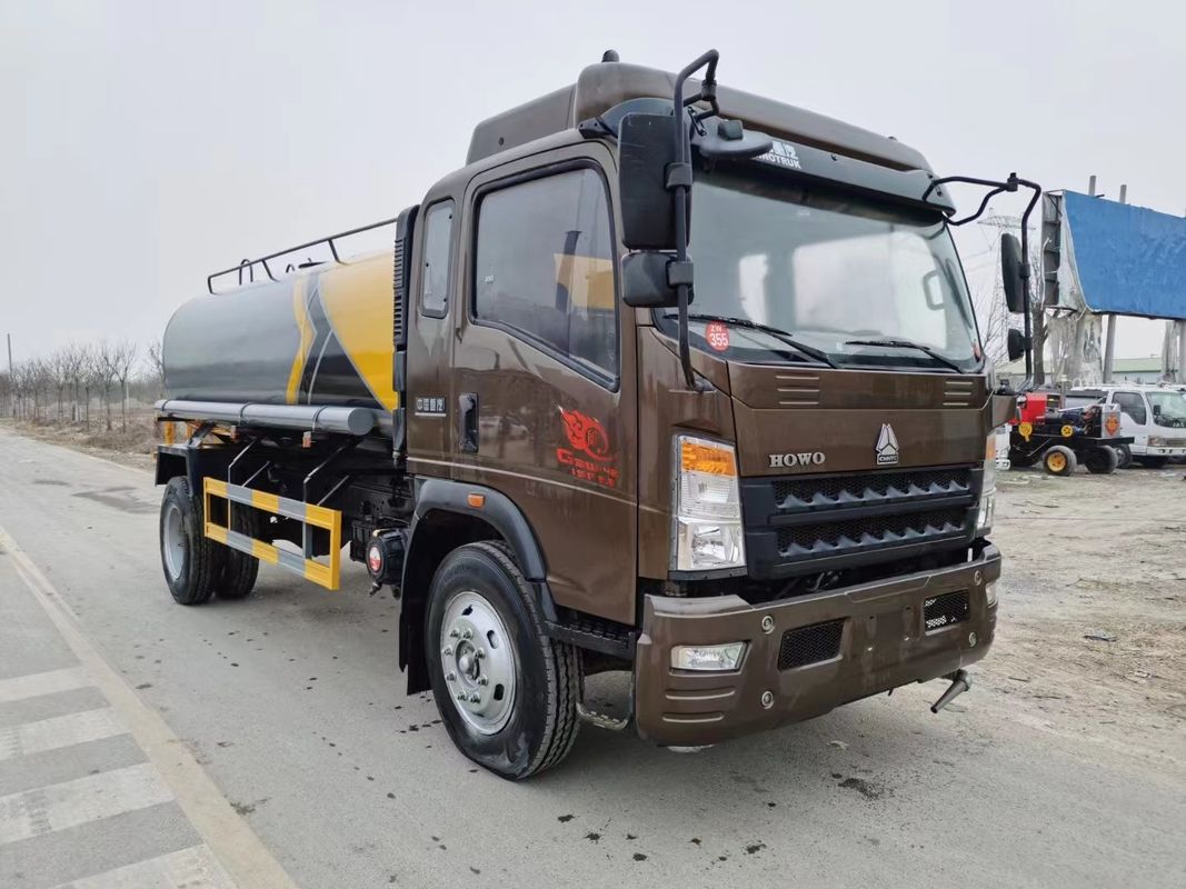 HOWO Sprinkler Water Tanker 100000L Cum-mins Engine 170hp 7.3*2.3*2.7m