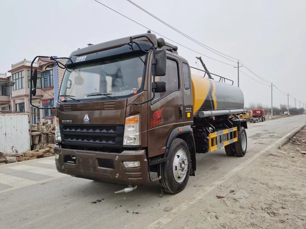 HOWO Sprinkler Water Tanker 100000L Cum-mins Engine 170hp 7.3*2.3*2.7m