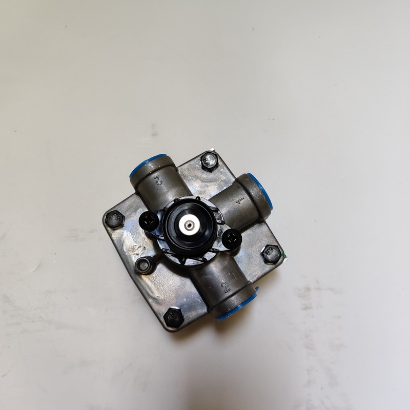 Engine Parts Relay Brake Valve For SINO HOWO Truck Car Emergency Relay Valve WG9000360524/2
