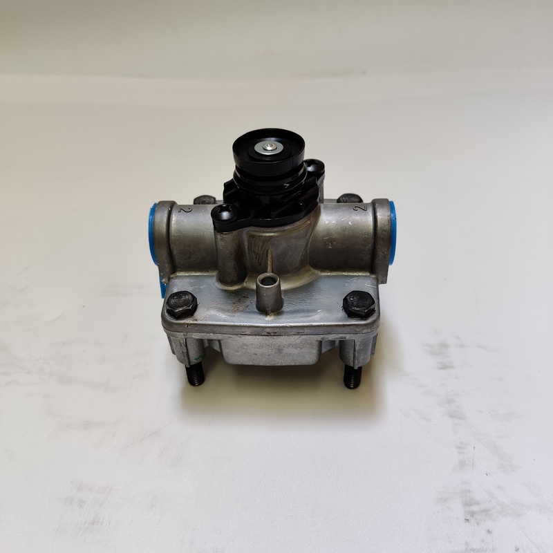 Engine Parts Relay Brake Valve For SINO HOWO Truck Car Emergency Relay Valve WG9000360524/2