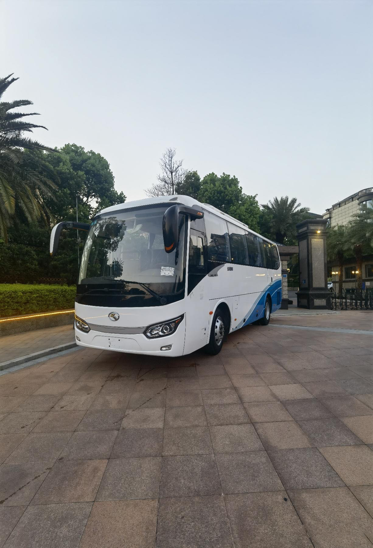 Harga Bus 40 Seat: Panduan Lengkap Memilih dan Membeli Kendaraan Niaga Anda