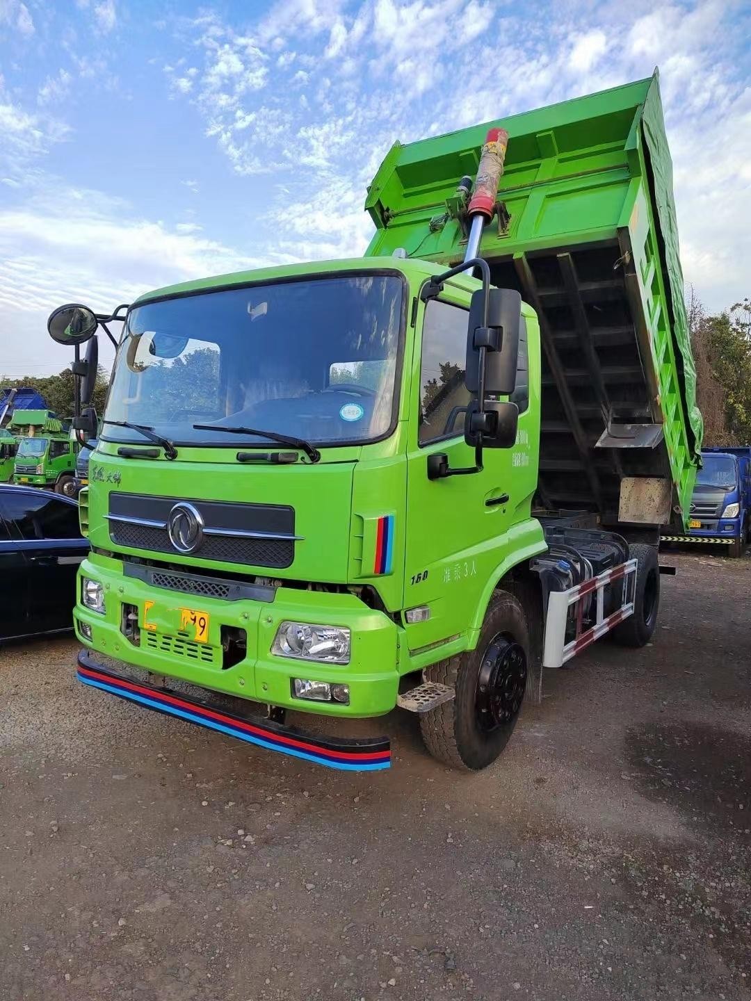Left Used Dump Truck Dongfeng Brand 4x2 Dumper Used Light Duty Dump Trucks
