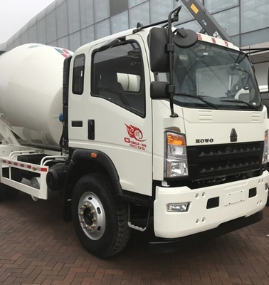 Sinotruk HOWO 4X2 180HP 4cbm Concrete Mixer Truck Zz5167gjbg381CD1