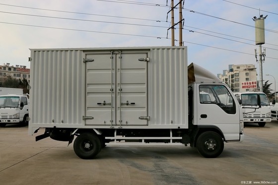 15 Ton Cargo Truck Euro 4 Isuzu 4×2 Van Lorry Truck 6 Tires Multi Leaf Springs 35 Cubic Box