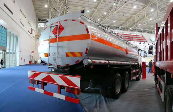 Heavy Oil Tanker Truck Sinotruck 20m3 Tanker Aluminum Alloy MAN Front Axle Flat Cab