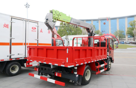 Small Truck Mounted Crane Lifting 4 Tons 8-Speed Manual Transmission Howo 4*2 Drive Mode