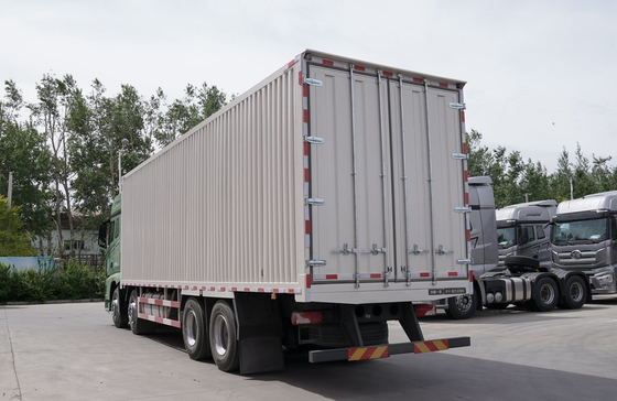 12 Wheeler Cargo Truck 8×4 Diesel Engine 560hp FAW Lorry Truck Van Box 20 Tons Capacity