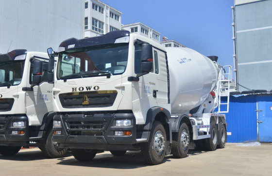 Customized Heavy Mixer Truck 8 Cubic Sinotruck Howo T7 Cement Mixer With 10-Speend Gear