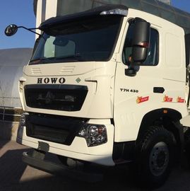 380HP HOWO A7 Used Dump Truck Front Side Lifting Type 300L Fuel Tanker Capacity