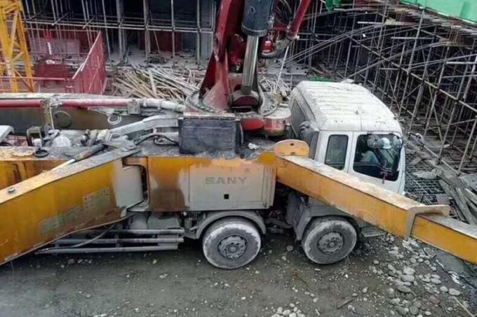 2010 YEAR Second Hand Pump Truck ISUZU-SANY Brand 8×4 Drive Mode With 48m Pump