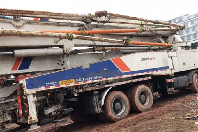 8×4 Drive Mode Used Concrete Pump Truck BENZ-ZOOMLION Brand With 52m Pump