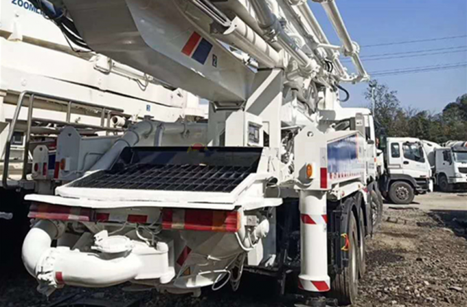 BENZ-ZOOMLION Used Concrete Mixer , Used Pump Truck 8×4 Drive Mode