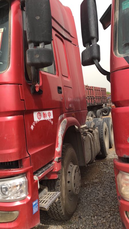 6x4 Drive Mode Used Tractor Truck Sinotruck HOWO Brand With 3 Seat