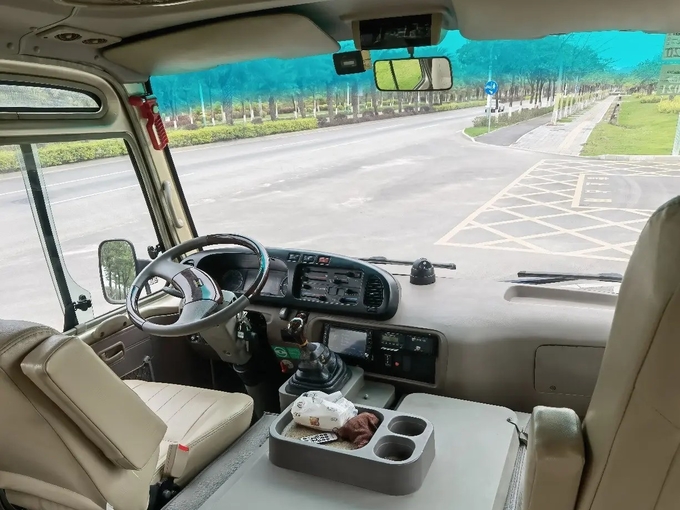 Second Hand Coaster 6 Meters Front Engine 19 Seats Used Golden Dragon