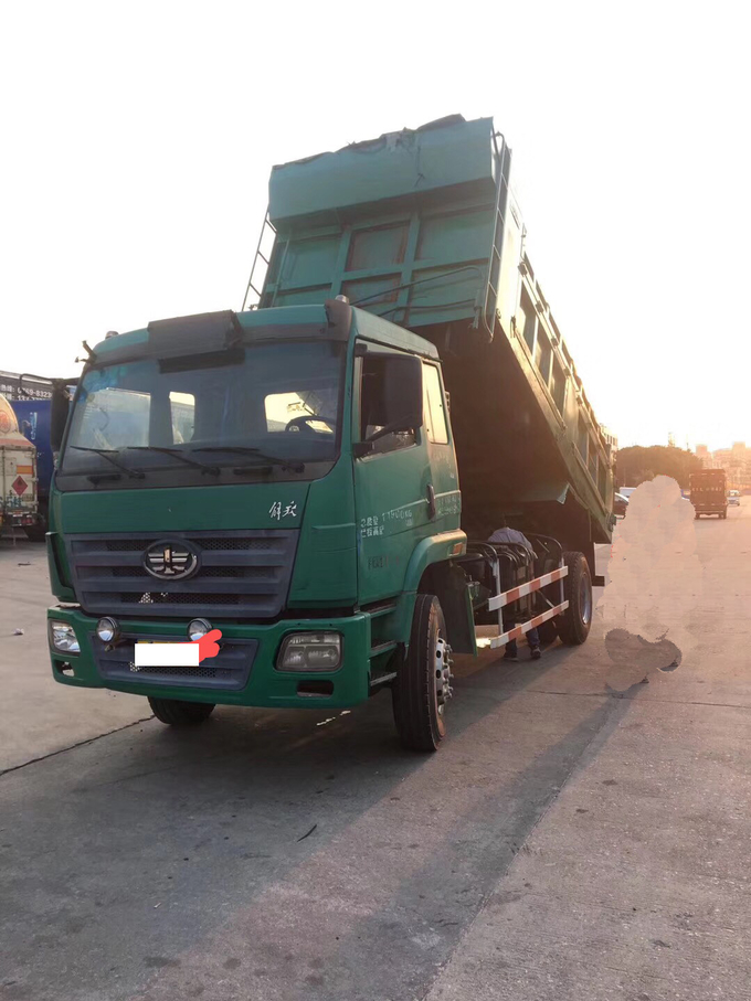 10 - 30 Ton Used Construction Trucks 4x2 235HP 2009 Years With Good Condition